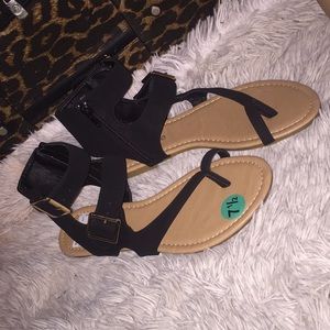 Buckle sandals